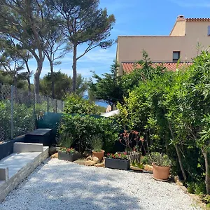 https://logement-entier-appartement-t2-en-rez-de-jardin.fr-provencehotel.com