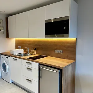 Joli Petit Neuf Appartement